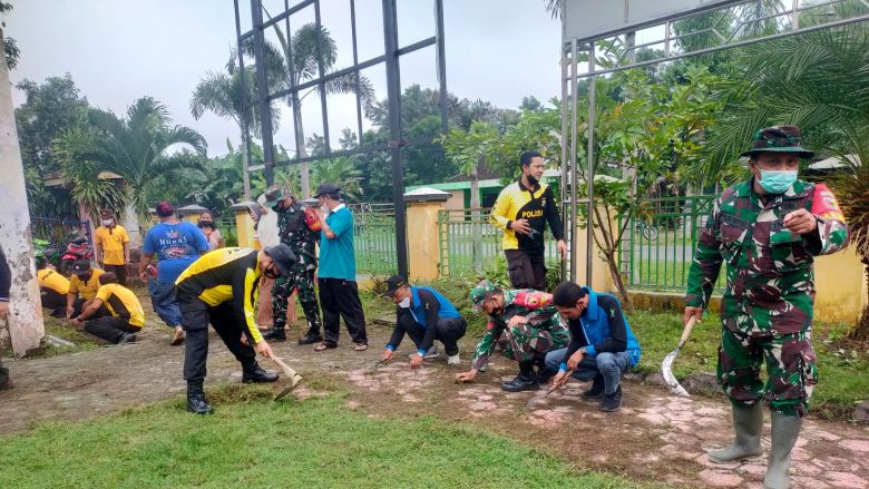 Membangun Desa Lewat Gotong Royong