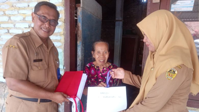 Giat Baksos dan Pembagian Bendera SDN Babadan 01 Desa Babadan Lor