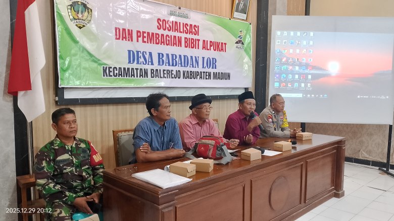 Pemdes Babadan Lor Sosialisasikan Gerakan Satu Rumah Satu Pohon dan Bagikan Bibit Alpukat